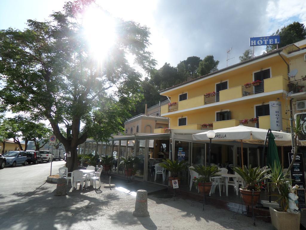 Hotel Il Porto Casal Velino Exterior photo
