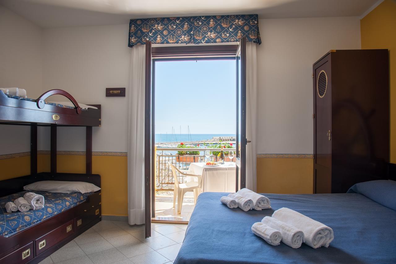 Hotel Il Porto Casal Velino Exterior photo